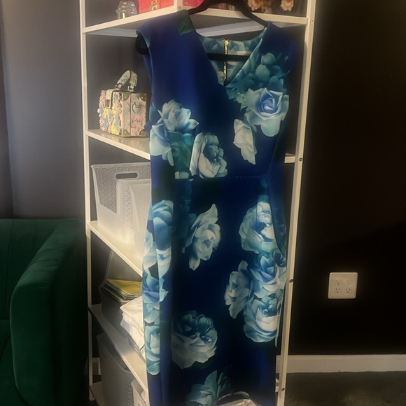 Dress - Picture 3 of 6